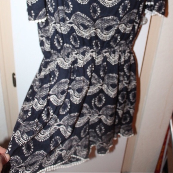 Romper shorts peep shoulder boho fun hem back tie - Picture 2 of 10